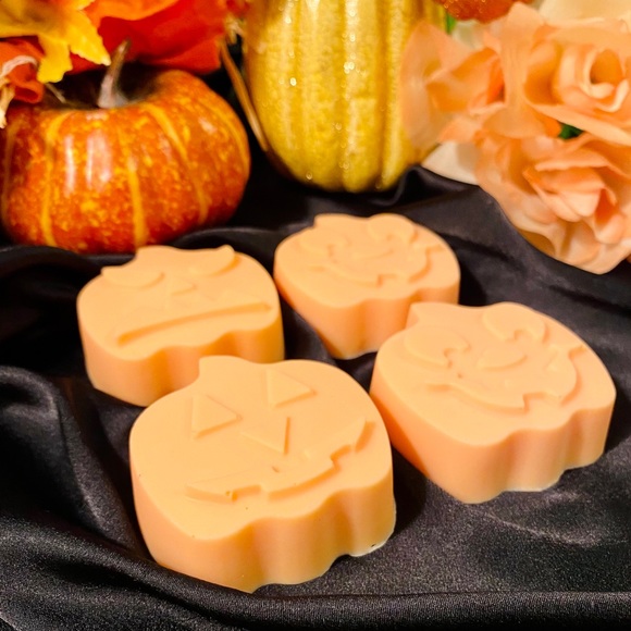 2 Spiced Pumpkin Soaps🎃 - Picture 3 of 3